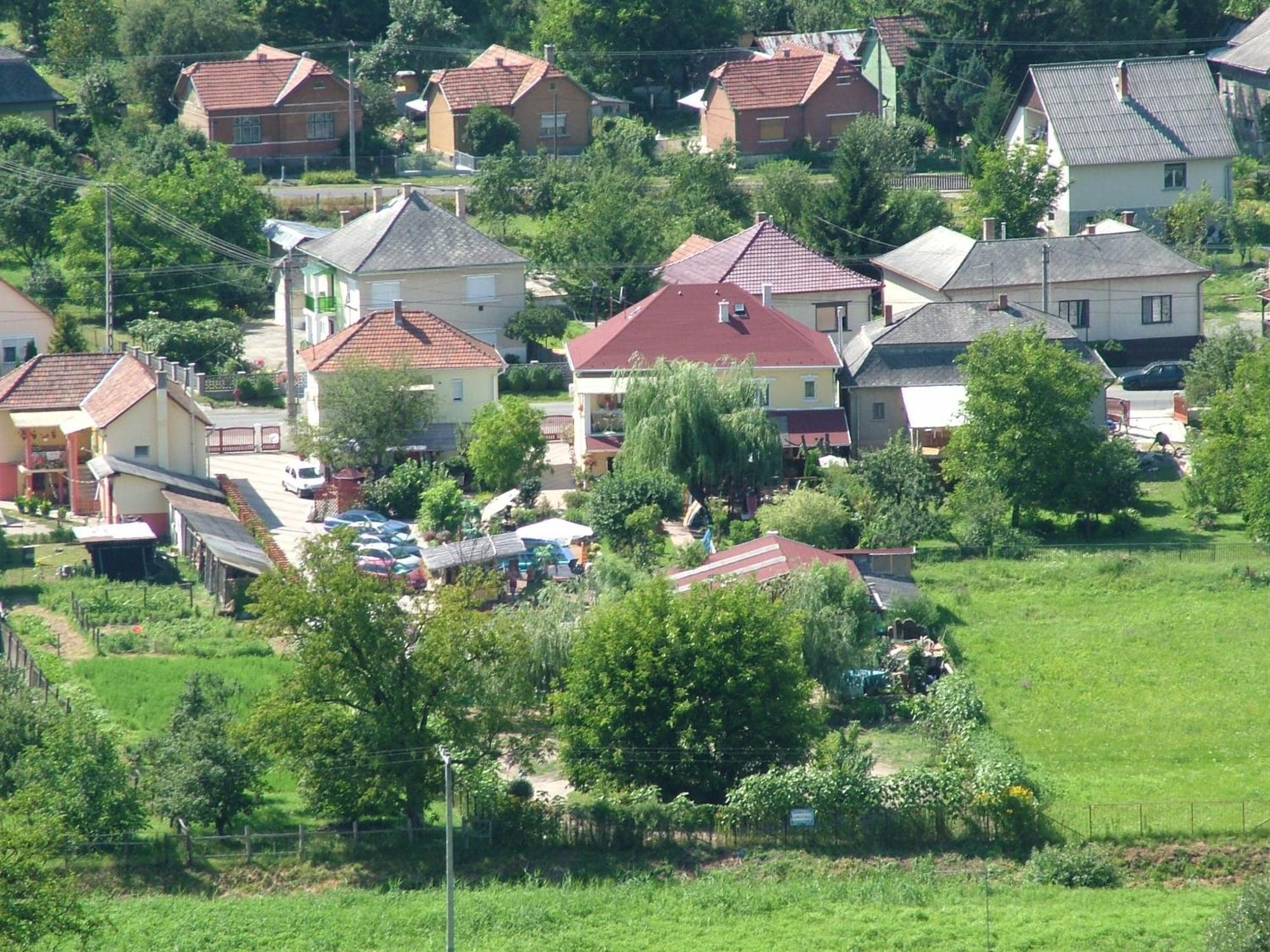 Holiday Vendeghaz Es Szabadidokert Jardanhaza Zewnętrze zdjęcie