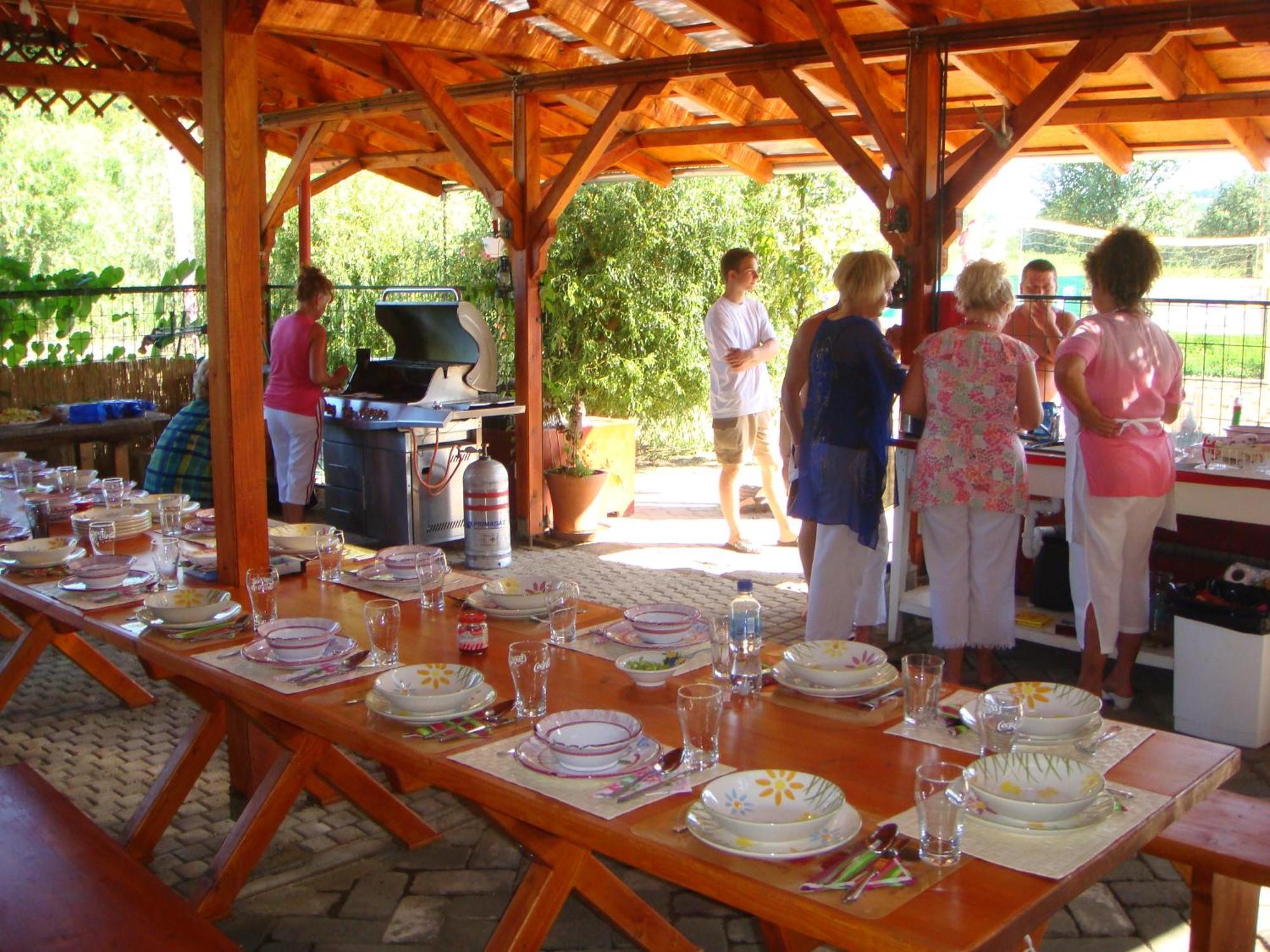 Holiday Vendeghaz Es Szabadidokert Jardanhaza Zewnętrze zdjęcie
